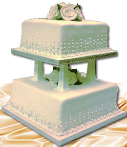 2 tier square wedding cake