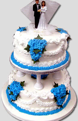 2 tier square wedding cake